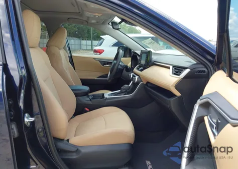 2020 Toyota Rav4 Xle z USA, uszkodzony, nr VIN 2T3W1RFV0LW063629